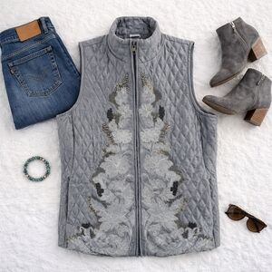 Chicos Sleeveless Quilted Silver Embellished Fall Vest. Chicos Sz 1 (Med8). NWOT